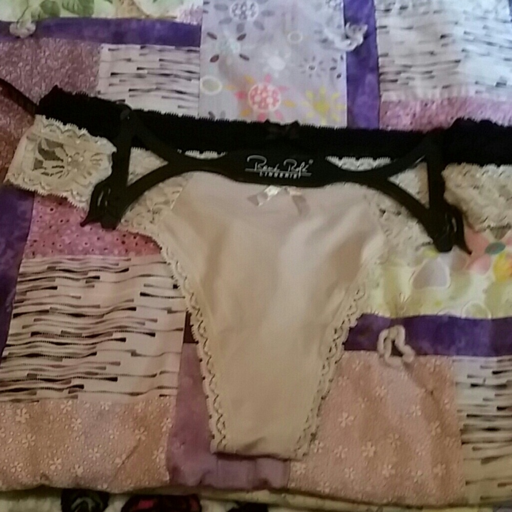 Brand new pair of thongs